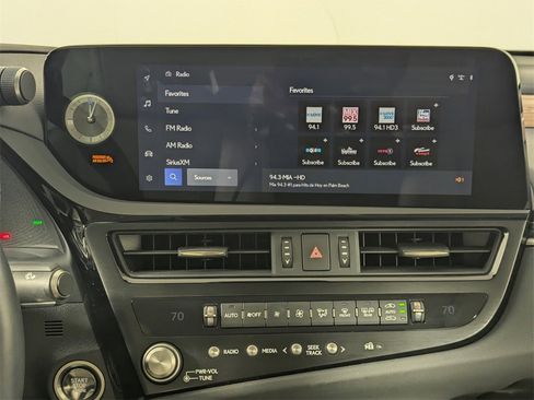 Used 2024 Lexus ES 350 Luxury w/ Technology Package image 19