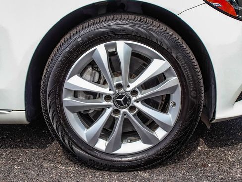 Used 2019 Mercedes-Benz C 300 4MATIC Sedan image 7