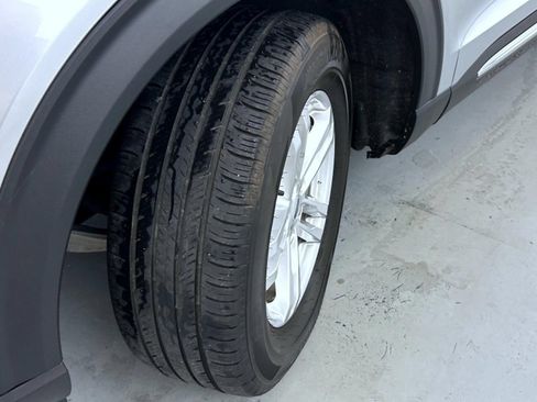 Used 2023 Ford Explorer XLT w/ Equipment Group 202A AWD/4WD image 26