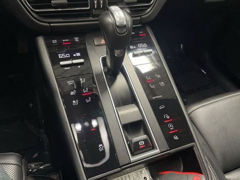 Used 2023 Porsche Macan Turbo AWD/4WD image 20