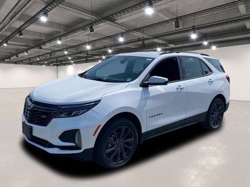 Used 2023 Chevrolet Equinox RS image 3