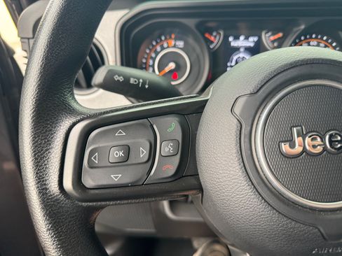 Used 2025 Jeep Gladiator Sport AWD/4WD image 26