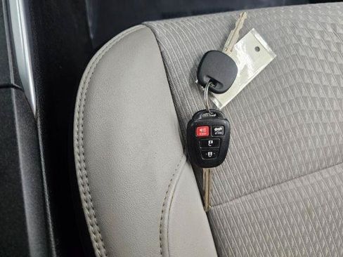 Used 2015 Toyota Camry SE FWD image 24