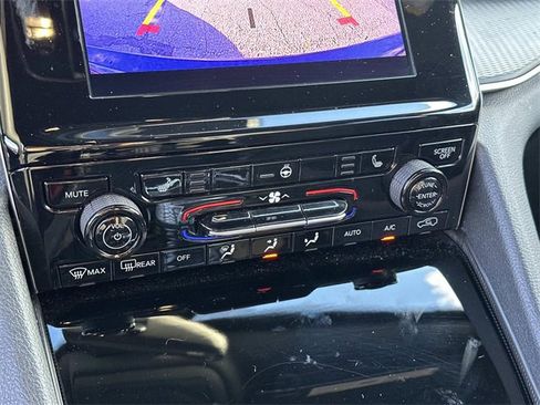 Certified 2024 Jeep Grand Cherokee Altitude image 21