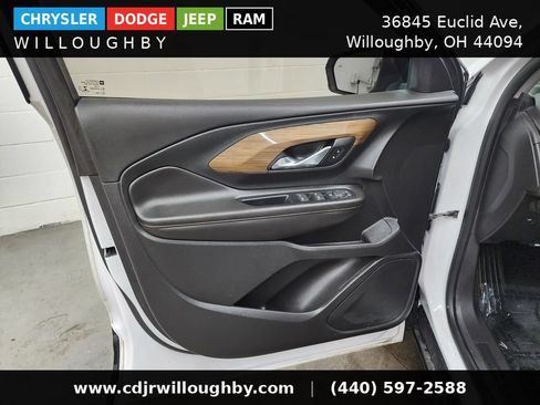 Used 2019 GMC Terrain SLE w/ Driver Convenience Package FWD image 11