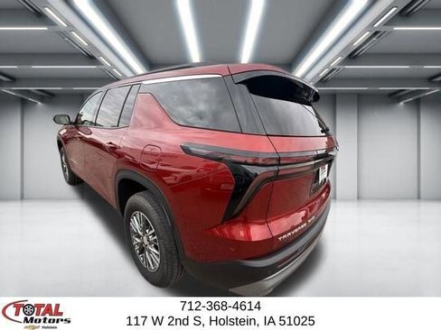 Used 2025 Chevrolet Traverse LT AWD/4WD image 6