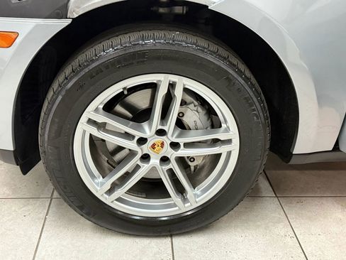 Used 2018 Porsche Macan S image 35