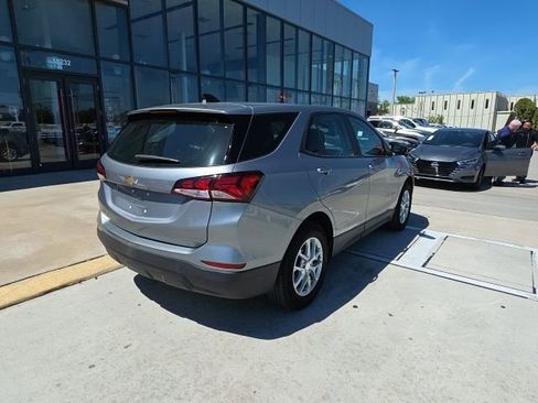 Used 2023 Chevrolet Equinox LS image 4