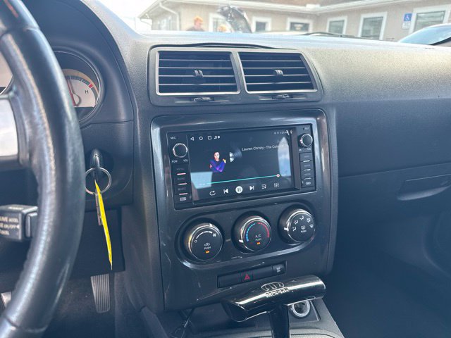 Used 2010 Dodge Challenger R/T RWD image 9