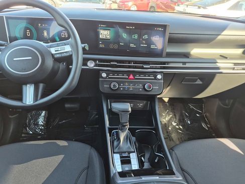 Used 2025 Hyundai Tucson SE image 23