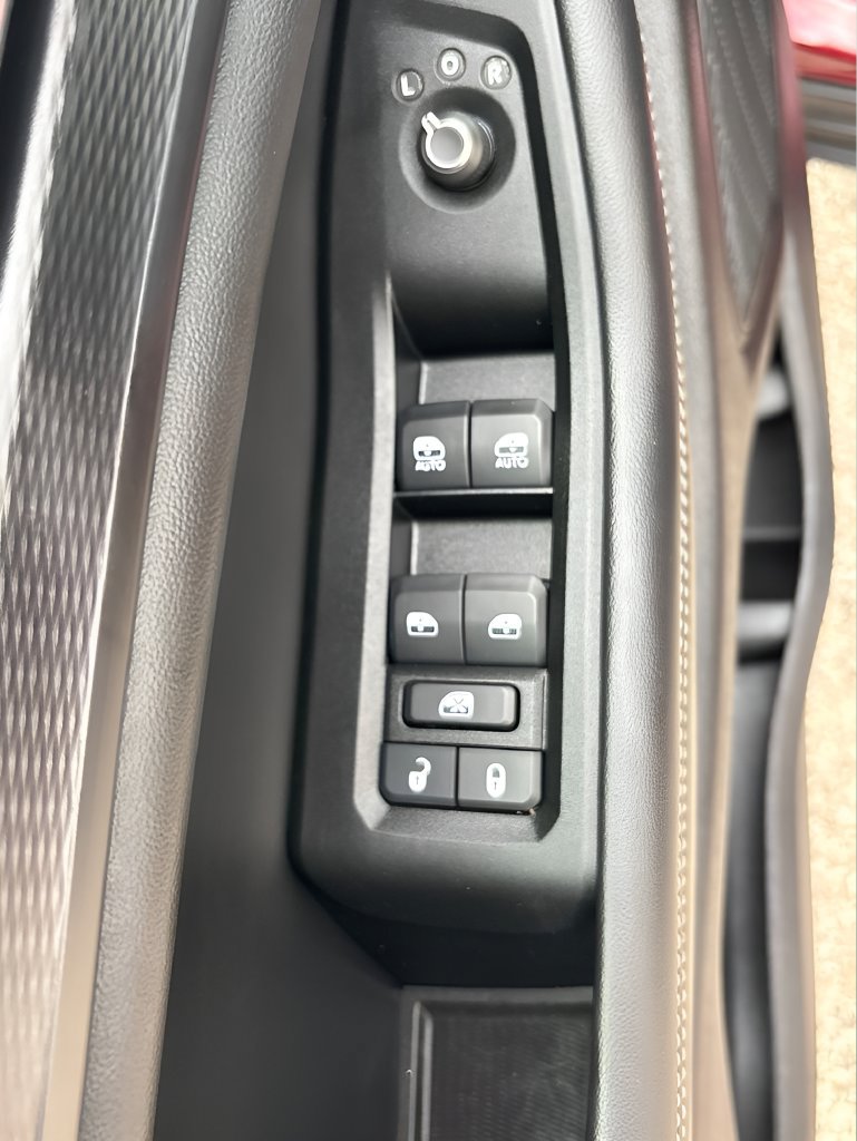 Used 2024 Jeep Grand Cherokee Laredo RWD image 10