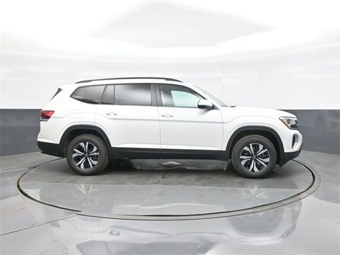 New 2026 Volkswagen Atlas SE image 8