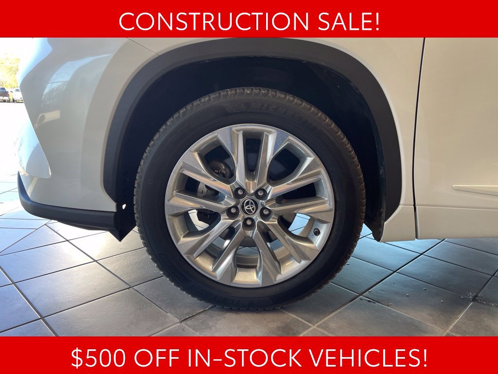 Used 2020 Toyota Highlander Limited FWD image 20