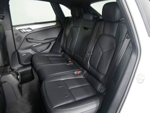 Certified 2026 Porsche Macan AWD/4WD image 36