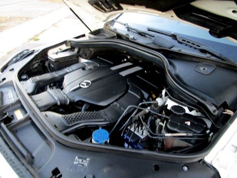 Used 2016 Mercedes-Benz GL 450 4MATIC 4dr GL 450 image 38