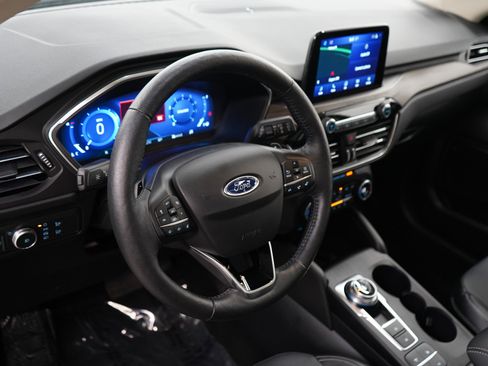 Used 2020 Ford Escape Titanium AWD/4WD image 21