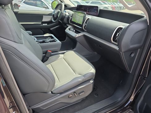 New 2026 Ford Expedition Active RWD image 37