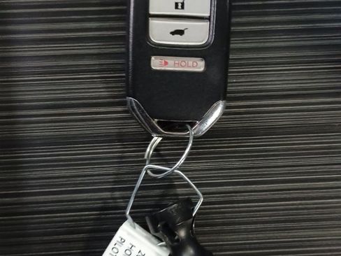 Used 2018 Honda Pilot LX image 30