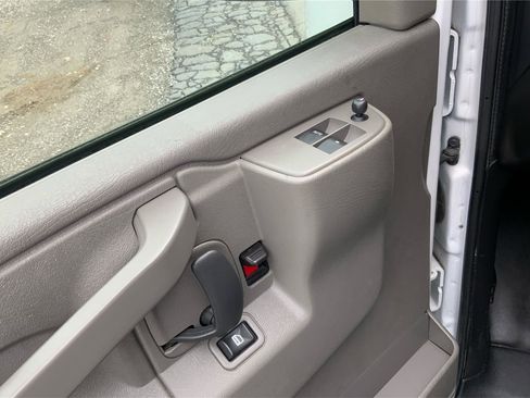 Used 2024 GMC Savana 2500 w/ Driver Convenience Package image 20