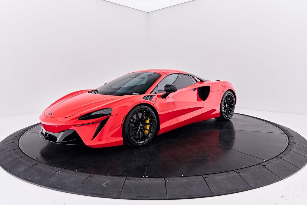 Used 2025 McLaren Artura Spider RWD image 14