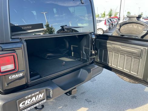 Used 2024 Jeep Wrangler Unlimited Sport AWD/4WD image 26
