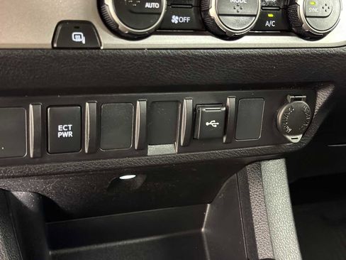 Used 2023 Toyota Tacoma SR image 28
