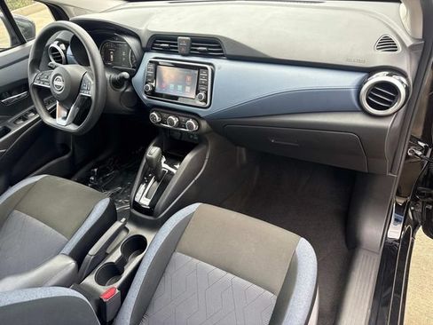 Used 2025 Nissan Versa SV FWD image 18