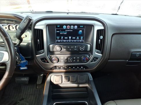 Used 2017 GMC Sierra 3500 SLT w/ Duramax Plus Package image 9