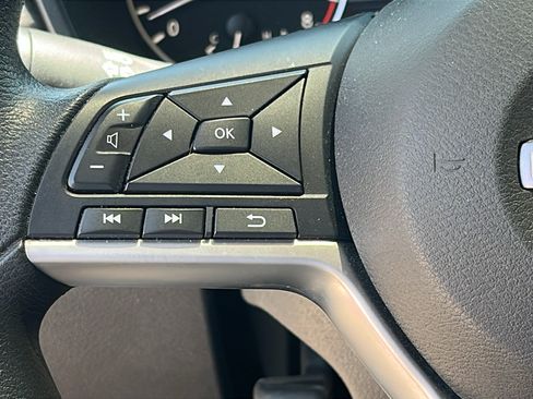 Used 2023 Nissan Altima 2.5 SV FWD image 16