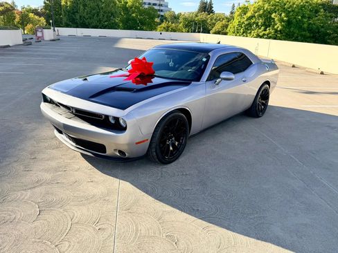 Used 2015 Dodge Challenger R/T w/ Quick Order Package 28B R/T RWD image 18