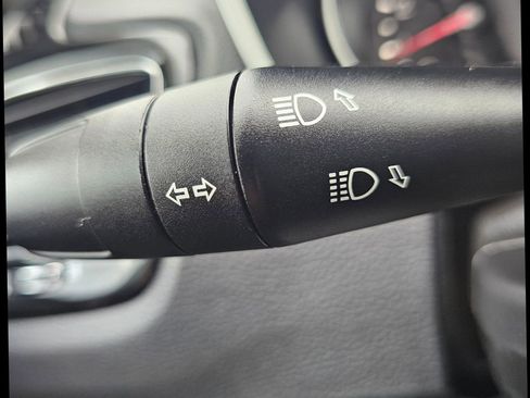 Used 2019 Jeep Compass Latitude image 18
