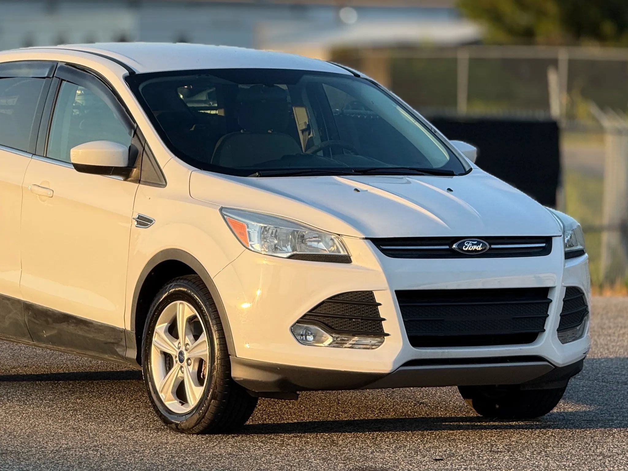 Used 2015 Ford Escape SE FWD image 15