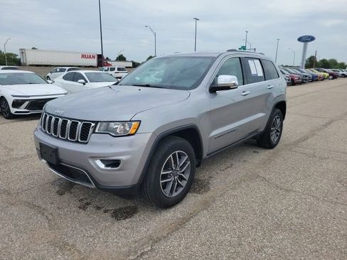 Used 2019 Jeep Grand Cherokee Limited AWD/4WD image 18