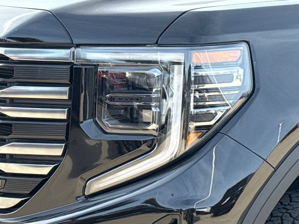 Used 2026 GMC Sierra 1500 AT4 w/ AT4 Premium Package AWD/4WD image 4