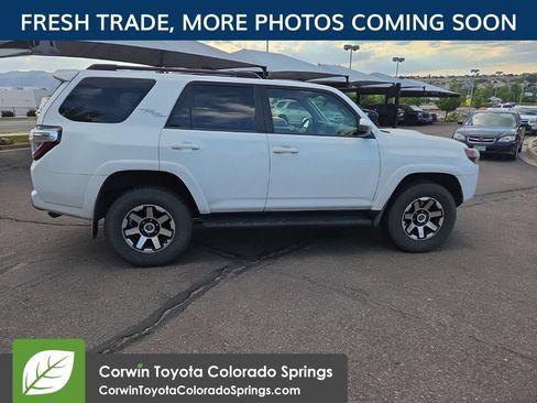Used 2022 Toyota 4Runner TRD Off-Road AWD/4WD image 9
