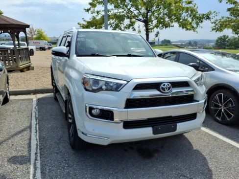 Used 2016 Toyota 4Runner Limited AWD/4WD image 3