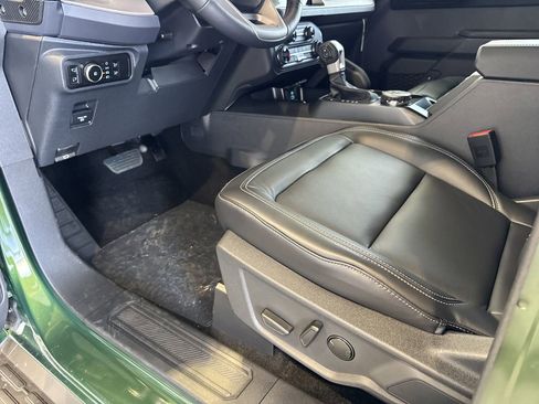 New 2025 Ford Bronco Outer Banks w/ Sasquatch Package image 21