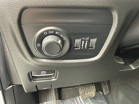 Certified 2023 Jeep Grand Cherokee Altitude image 13