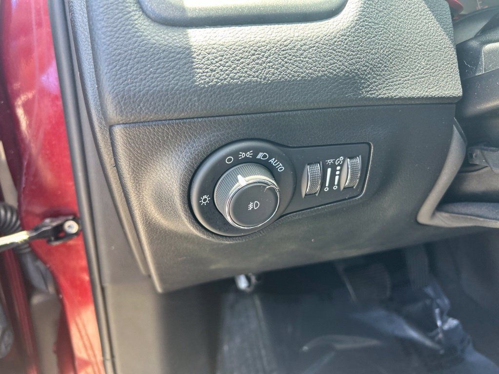 Certified 2021 Jeep Compass Trailhawk AWD/4WD image 36