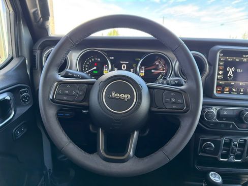 Used 2023 Jeep Wrangler Unlimited w/ 8.4" Radio Group AWD/4WD image 11