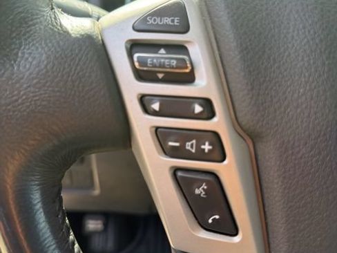 Used 2021 Nissan Titan SV w/ SV Convenience Package AWD/4WD image 8