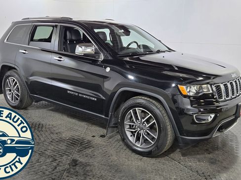 Used 2021 Jeep Grand Cherokee Limited w/ Trailer Tow Group IV AWD/4WD image 9