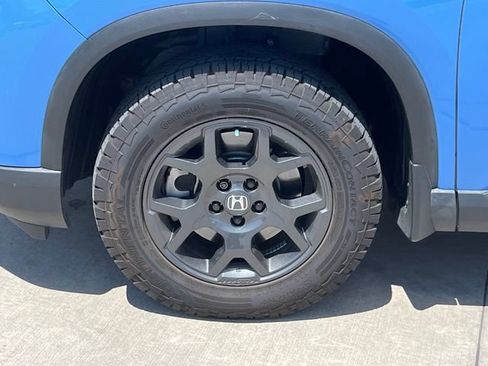 Used 2023 Honda Pilot TrailSport image 6