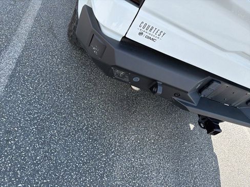 Used 2023 GMC Sierra 1500 AT4X image 26