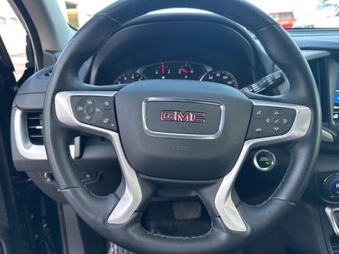 Used 2024 GMC Terrain SLT image 17
