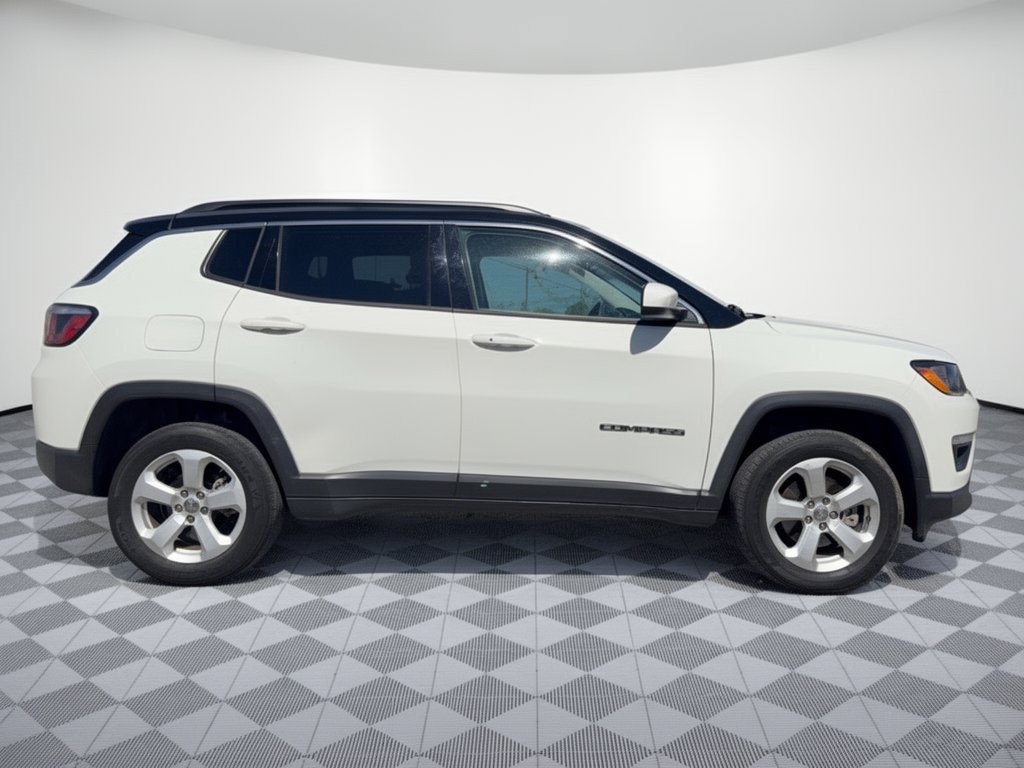 Used 2018 Jeep Compass Latitude w/ Popular Equipment Group AWD/4WD image 8