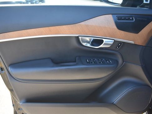 Used 2024 Volvo XC90 T8 Plus w/ Protection Package Premier AWD/4WD image 12