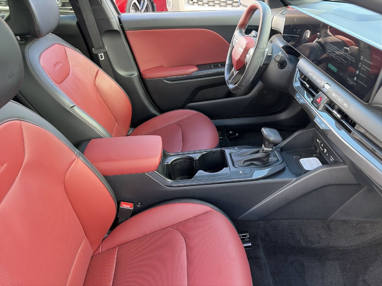 Certified 2025 Kia K4 GT-Line Turbo w/ GT-Line Premium Package FWD image 11