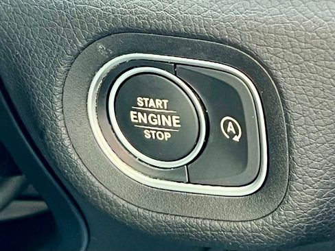 Certified 2022 Mercedes-Benz GLS 450 4MATIC image 36