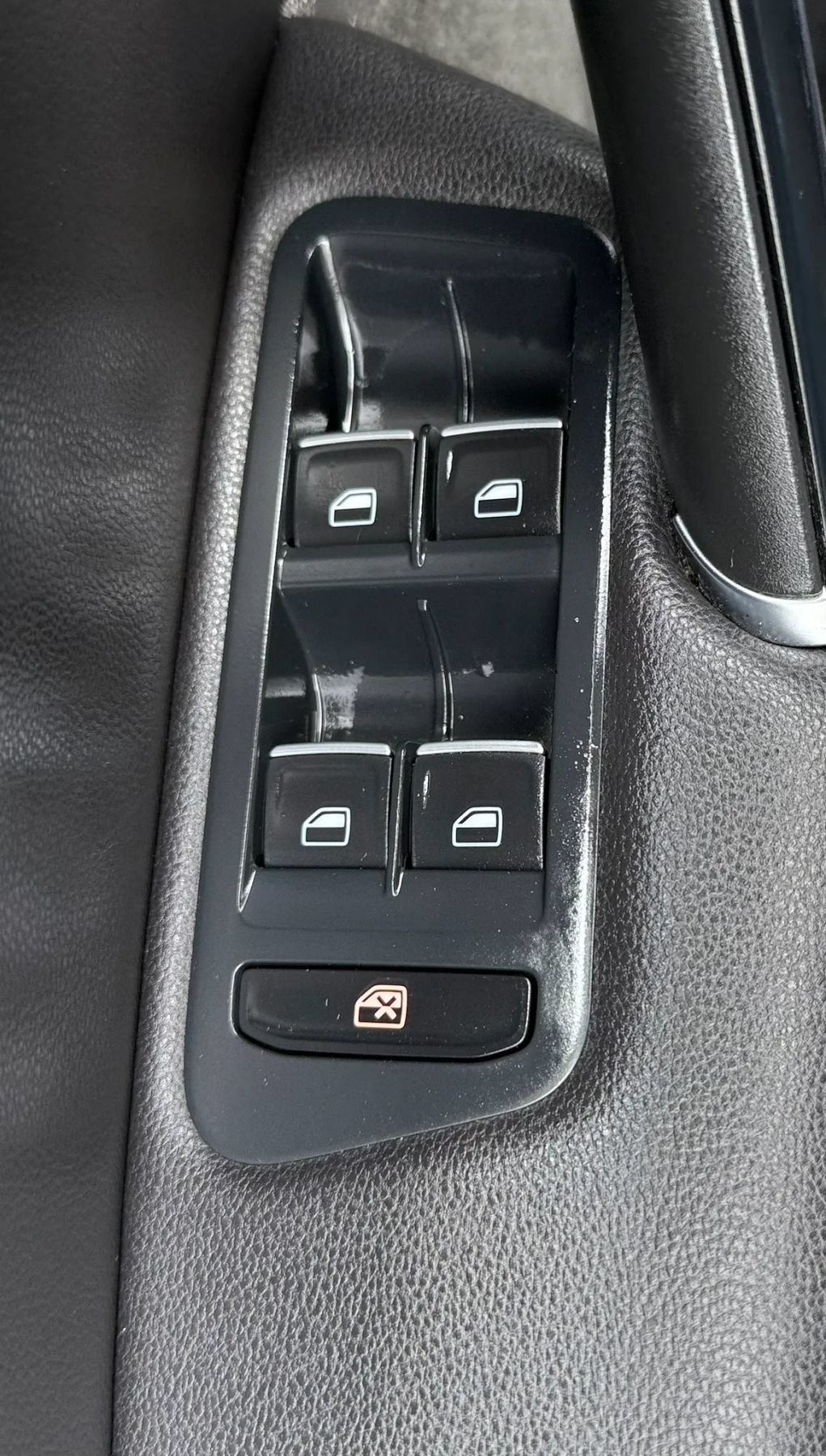 Used 2015 Volkswagen GTI SE FWD image 24
